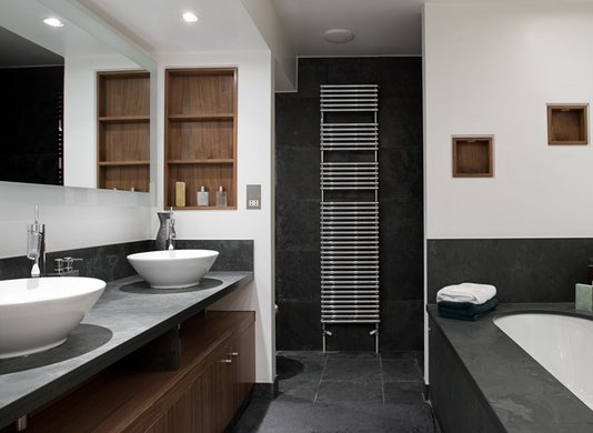 Fotolia_22896746_Subscription_L_01 Badezimmerspiegelschrank
